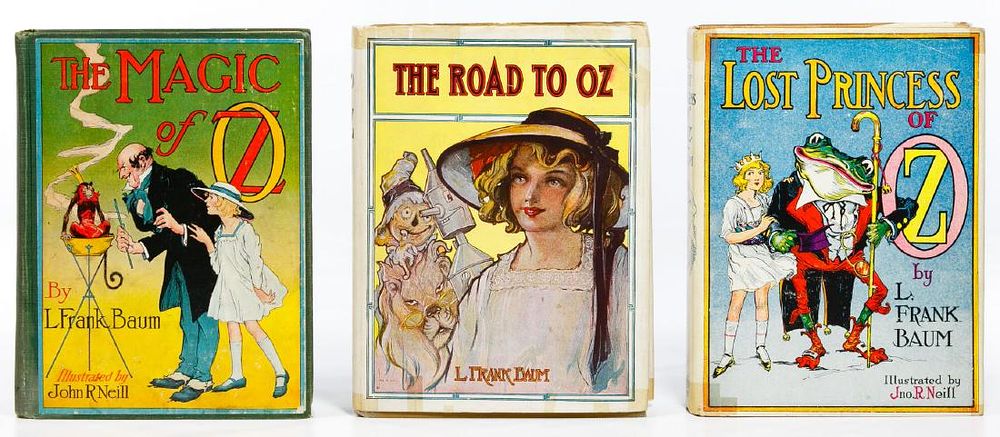 Lot 382: Wizard of Oz Book Assortment