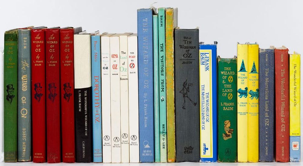 Lot 401: Wizard of Oz Book Assortment