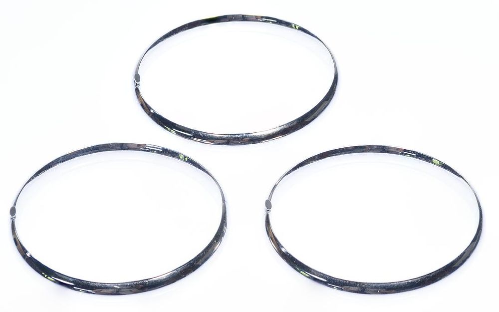 Lot 151: 14k White Gold Hinged Bangle Bracelet Assortment