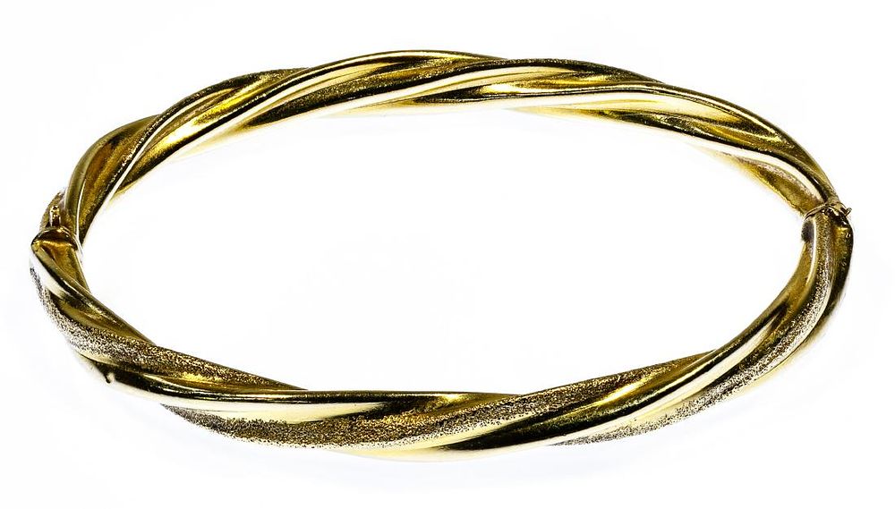 Lot 160: 14k Gold Bangle Bracelet