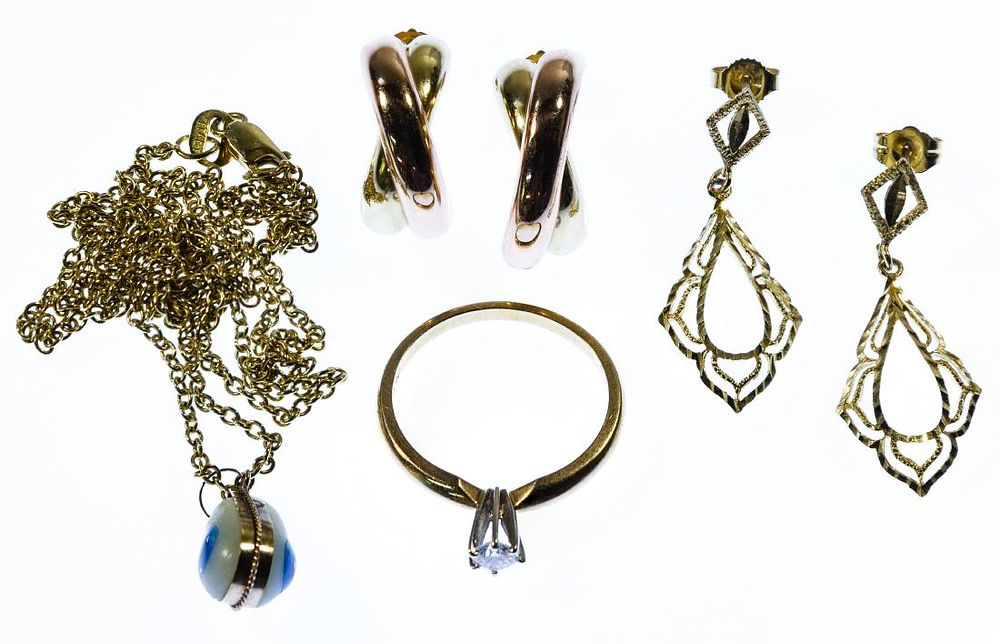 Lot 198: 14k Gold Jewelry Assortment