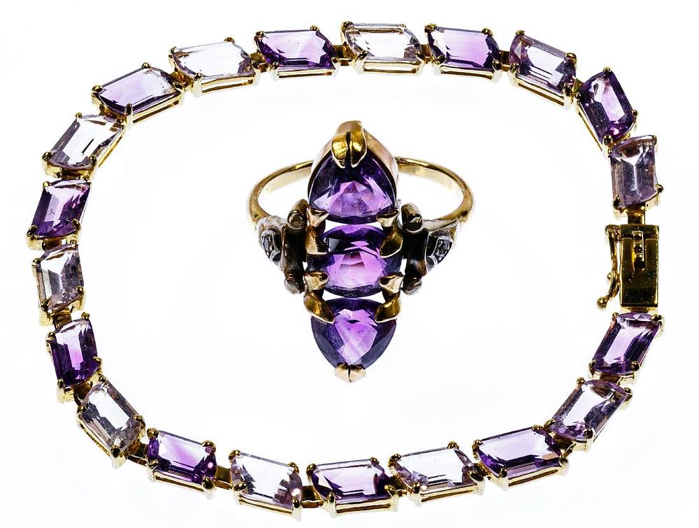 Lot 203: 14k Gold and Amethyst Jewelry Assortment