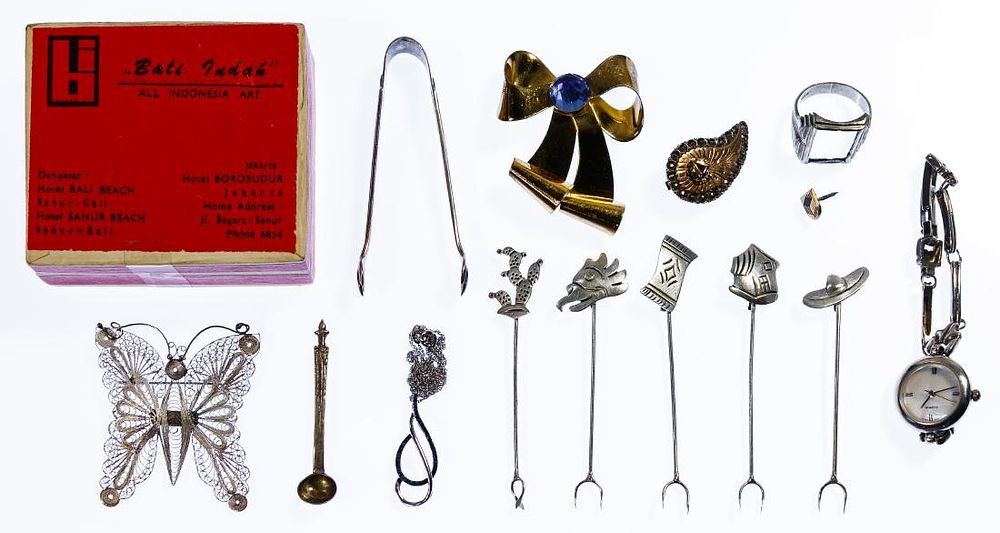 Lot 212: 10k Gold Jewelry and Silver Object Assortment