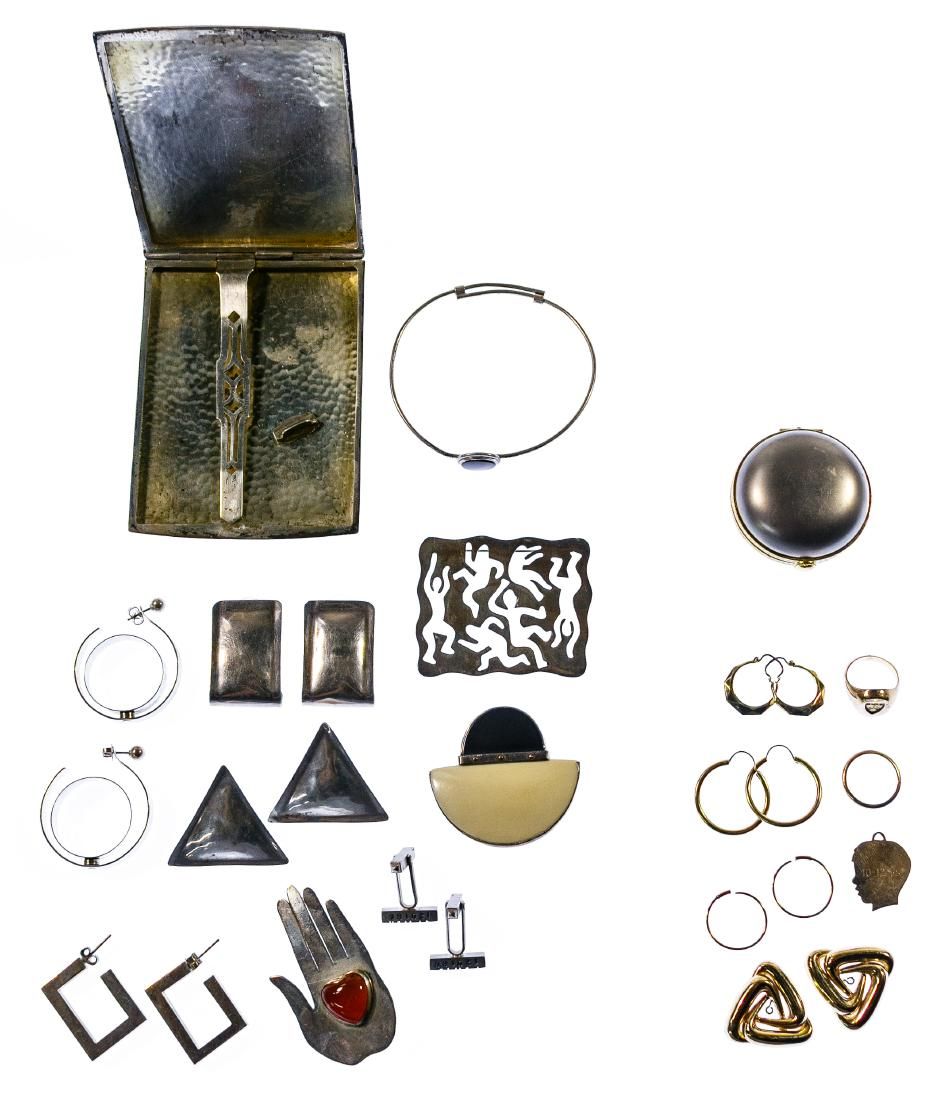 Lot 220: 14k Gold, 10k Gold, Sterling Silver and Costume Jewelry