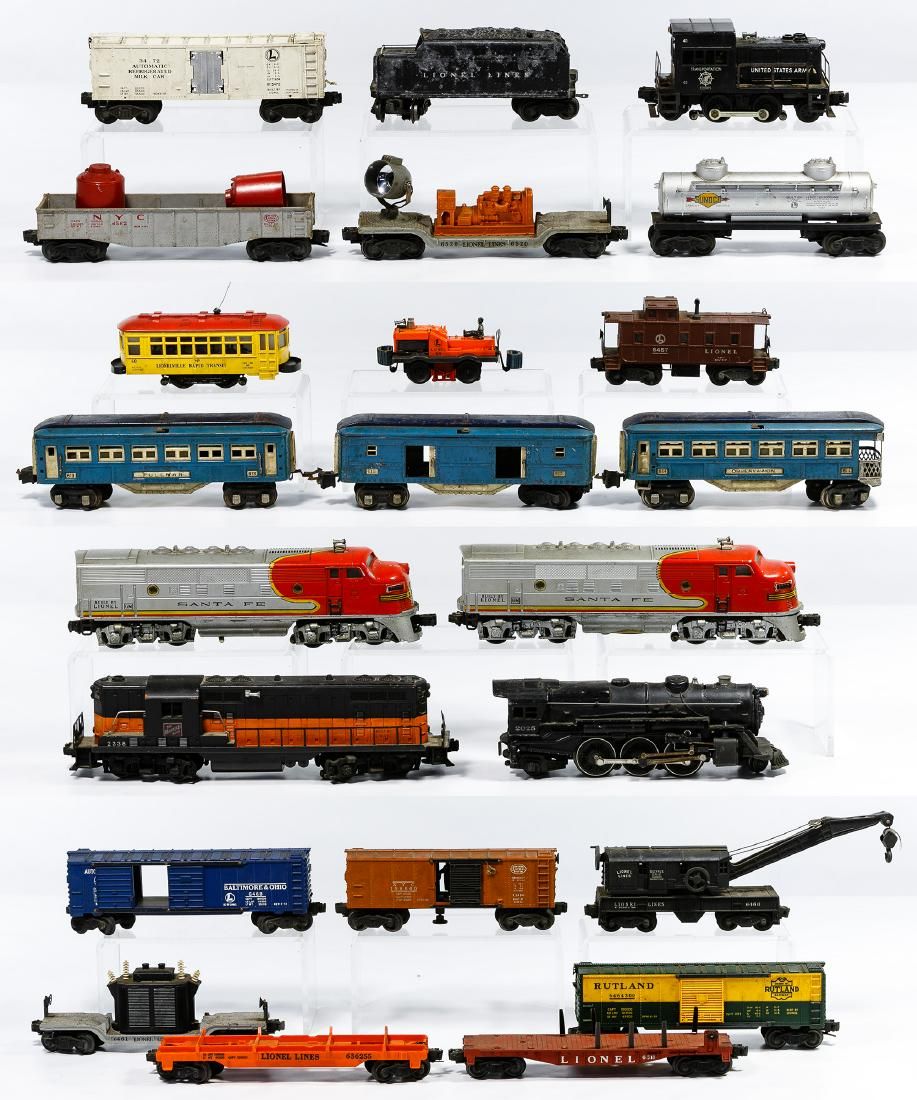 Lot 359: Lionel Model Train Assortment