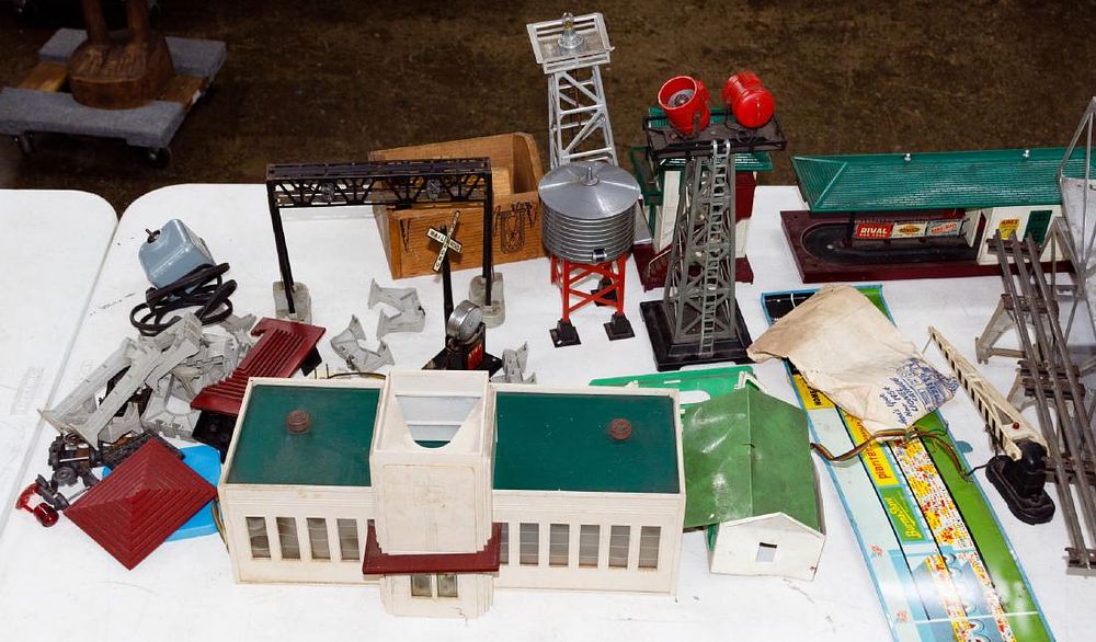 Lot 367: Model Train Accessory, Track and Part Assortment
