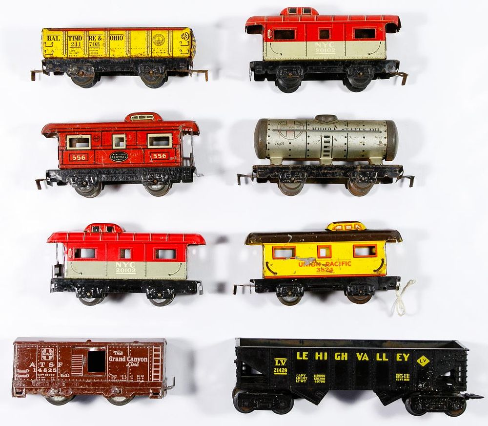 Lot 369: Model Train Assortment