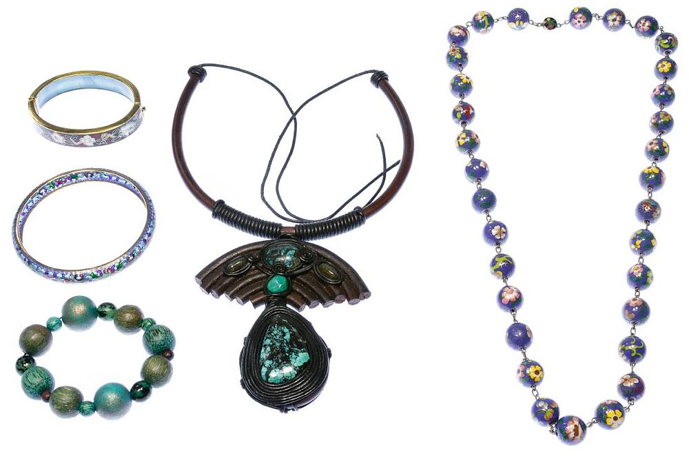 Lot 428: Asian Jewelry Assortment