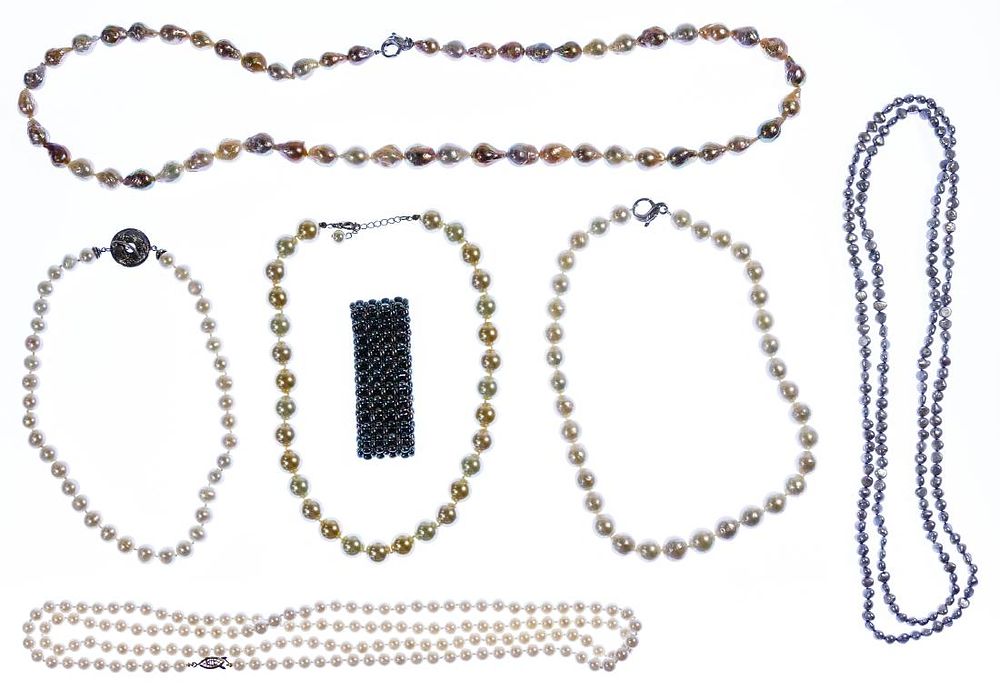 Lot 429: Designer Pearl Jewelry Assortment