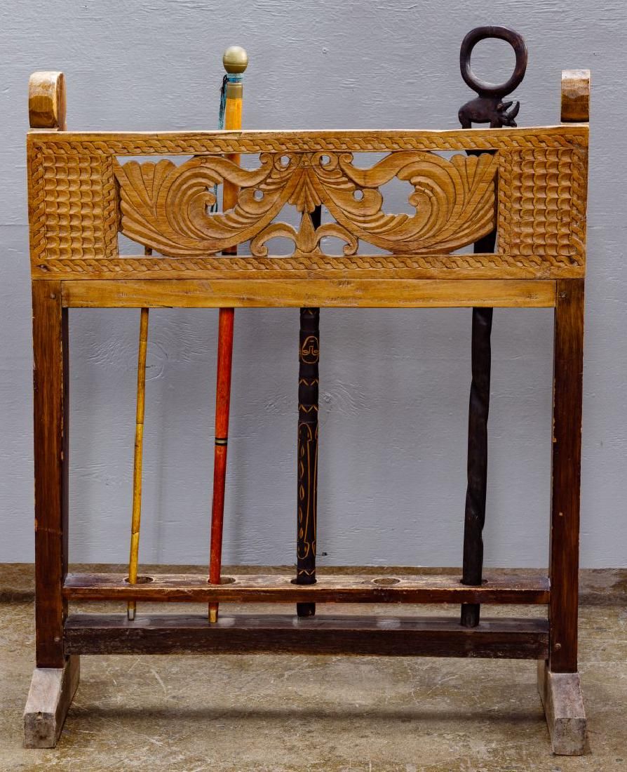 Lot 154: Stand and Cane Assortment