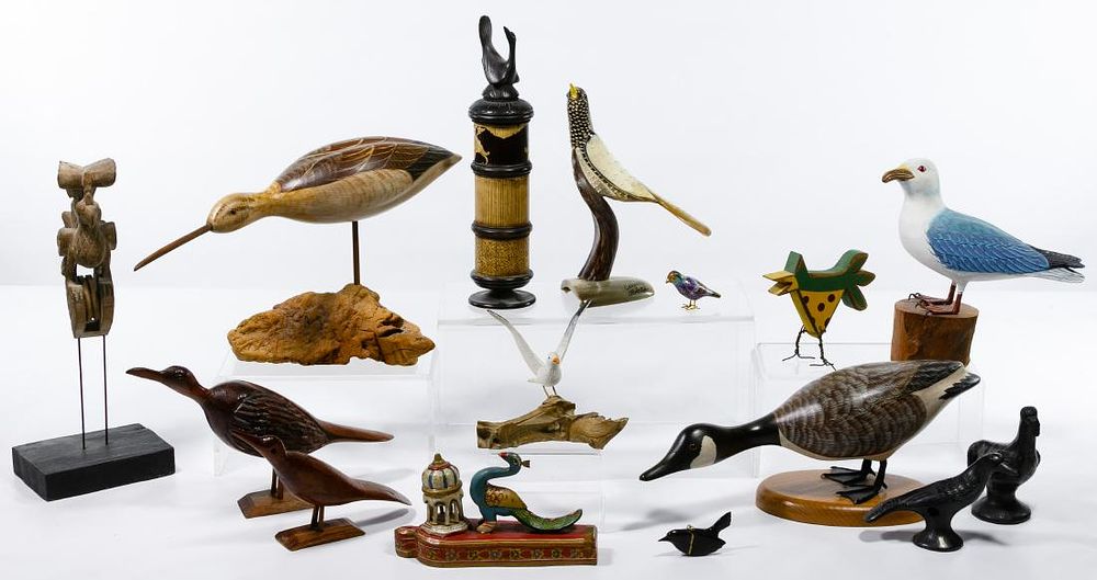Lot 208: Bird Figurine Assortment