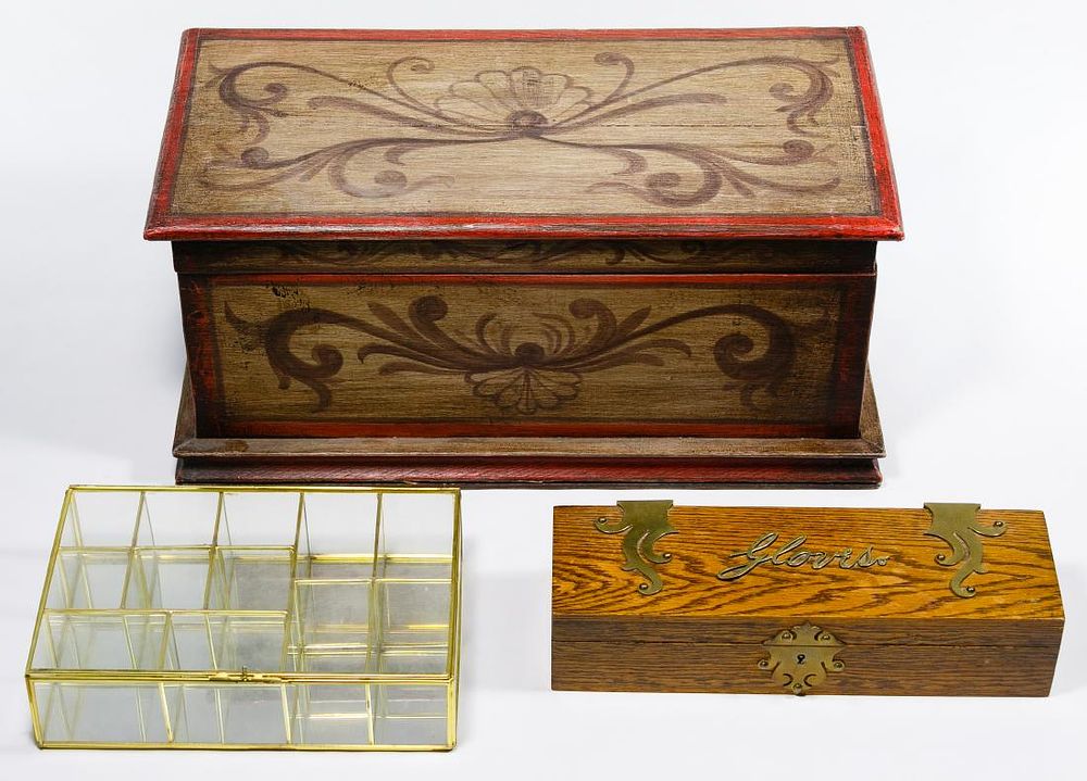 Lot 209: Box Assortment