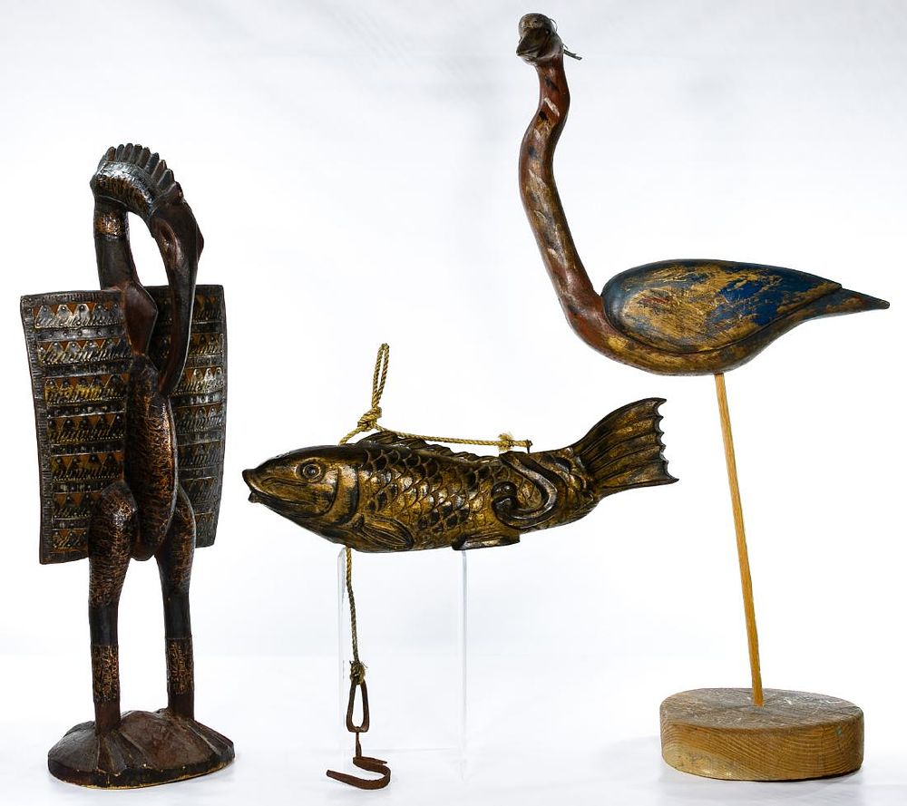 Lot 212: Carved Bird and Fish Figurine Assortment