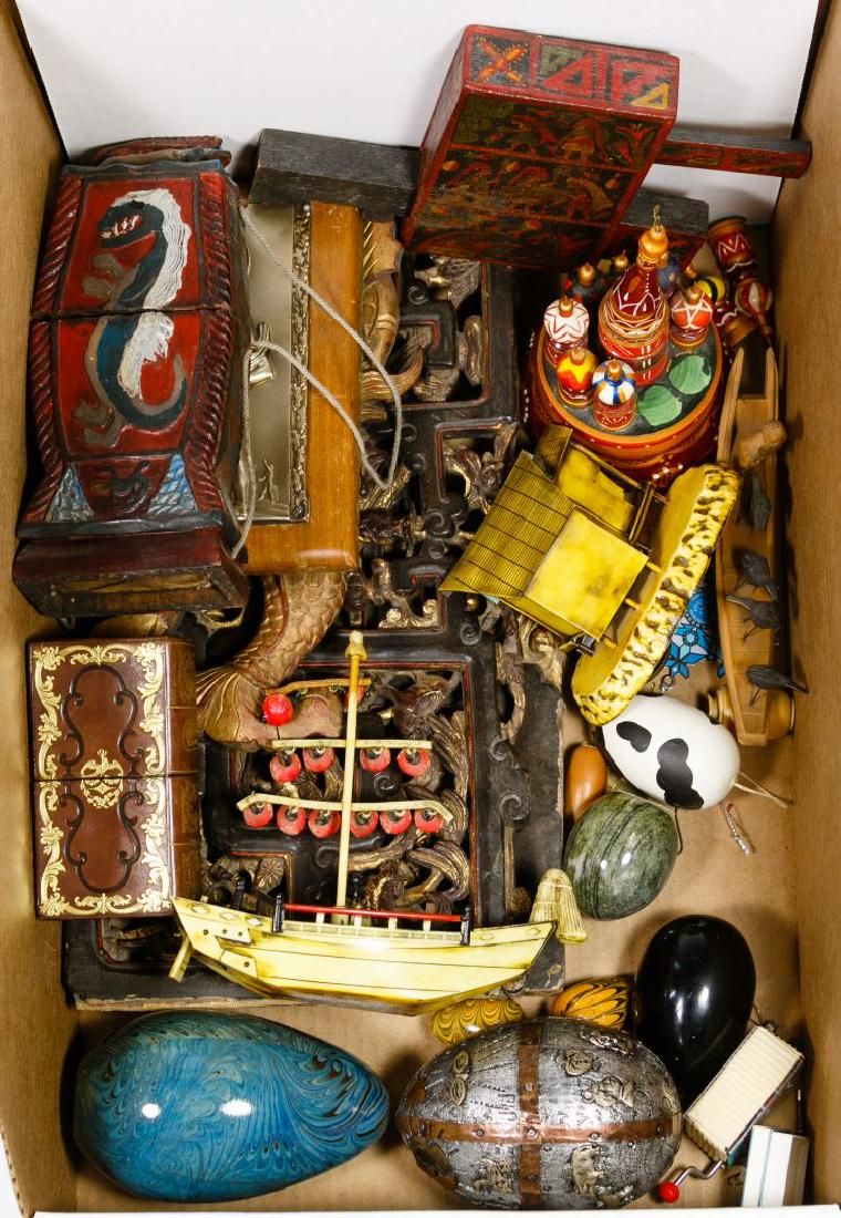 Lot 257: Decorative Object Assortment