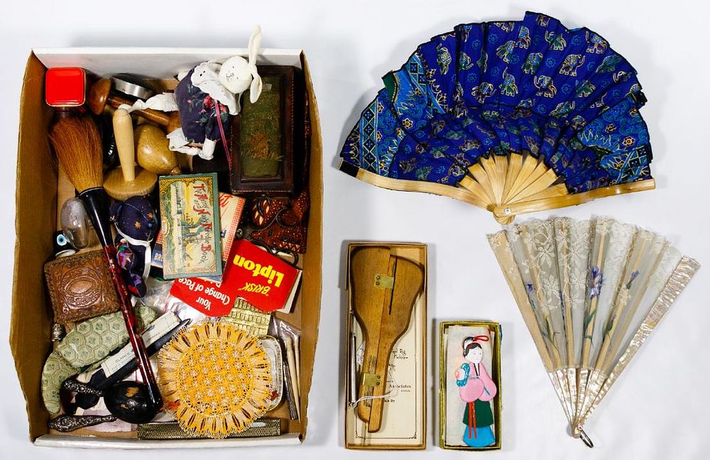 Lot 261: Sewing and Dresser Object Assortment