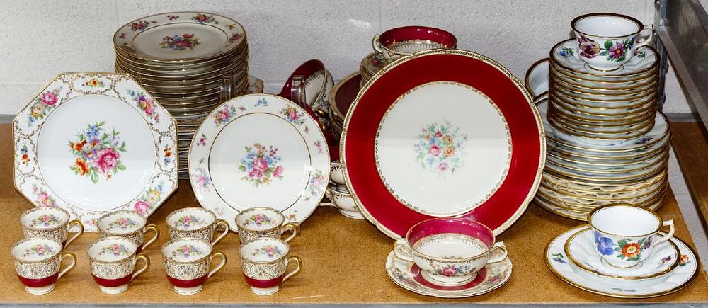 Lot 350: Floral China Assortment