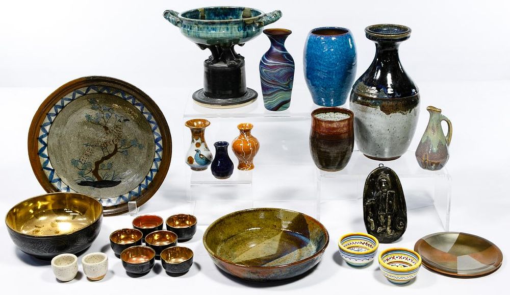 Lot 354: Asian Porcelain Assortment
