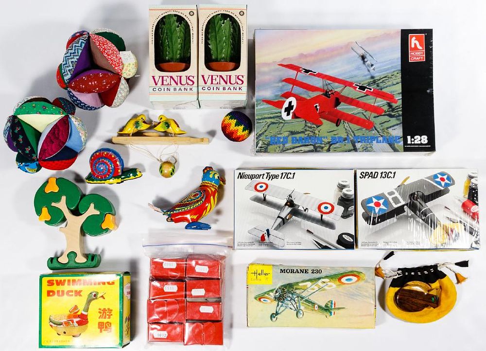 Lot 394: Doll House and Toy Assortment