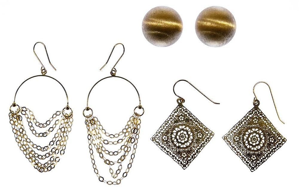 Lot 435: 18k Gold Pierced Earring Assortment