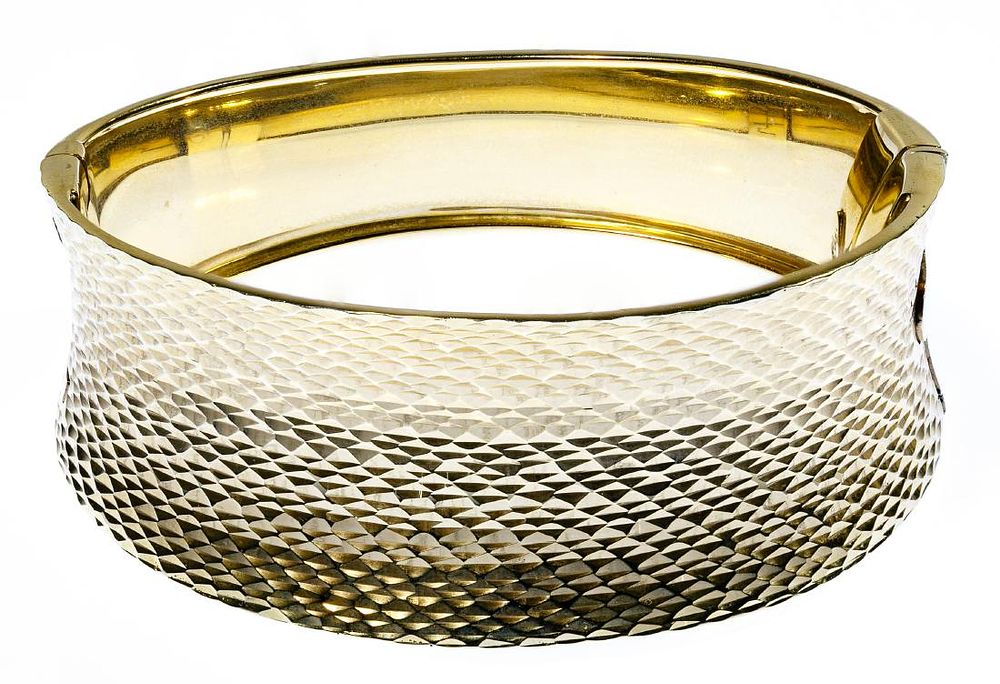 Lot 477: 14k Gold Hinged Bangle Bracelet