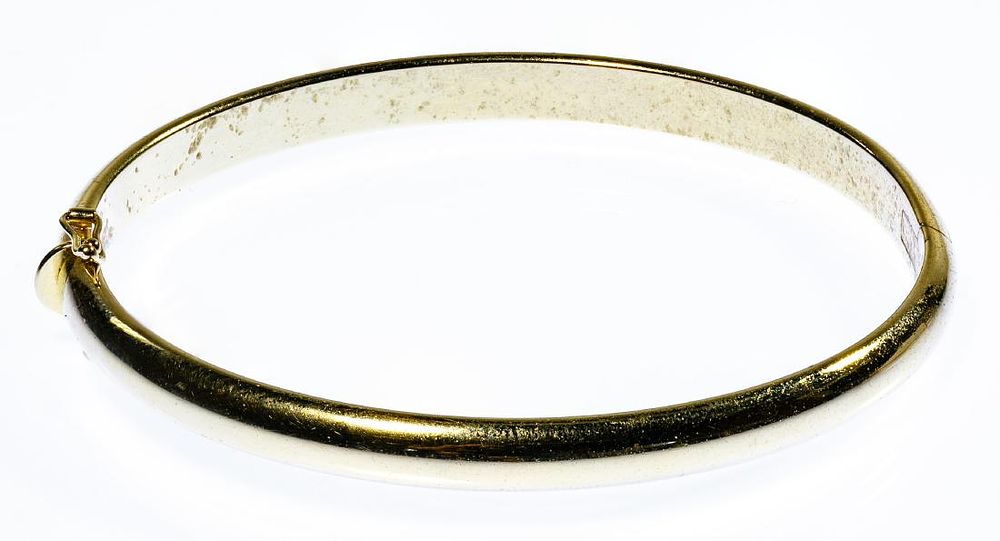 Lot 478: 14k Gold Hinged Bangle Bracelet