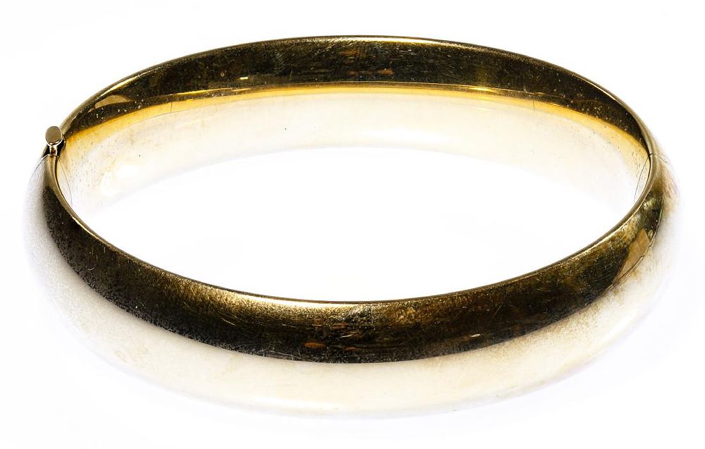 Lot 490: 14k Gold Hinged Bangle Bracelet