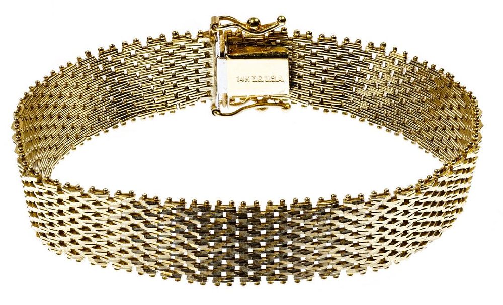 Lot 491: 14k Gold Mesh Bracelet