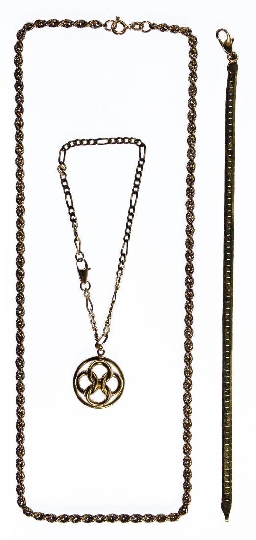 Lot 505: 14k Gold Bracelet and Necklace Assortment
