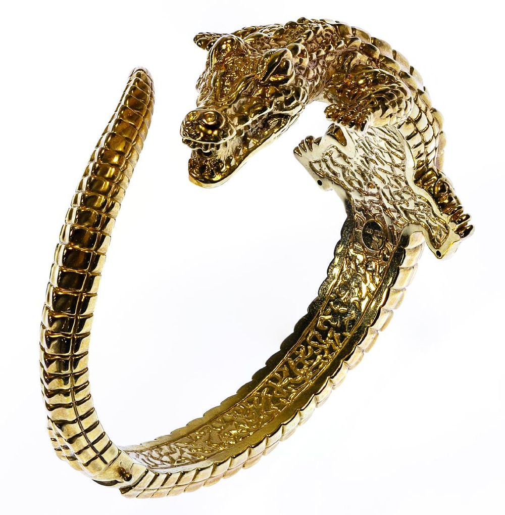 Lot 520: 14k Gold Alligator Hinged Bangle Bracelet