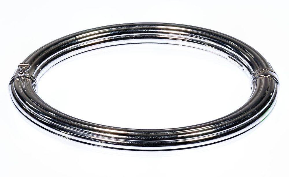 Lot 528: 14k White Gold Hinged Bangle Bracelet