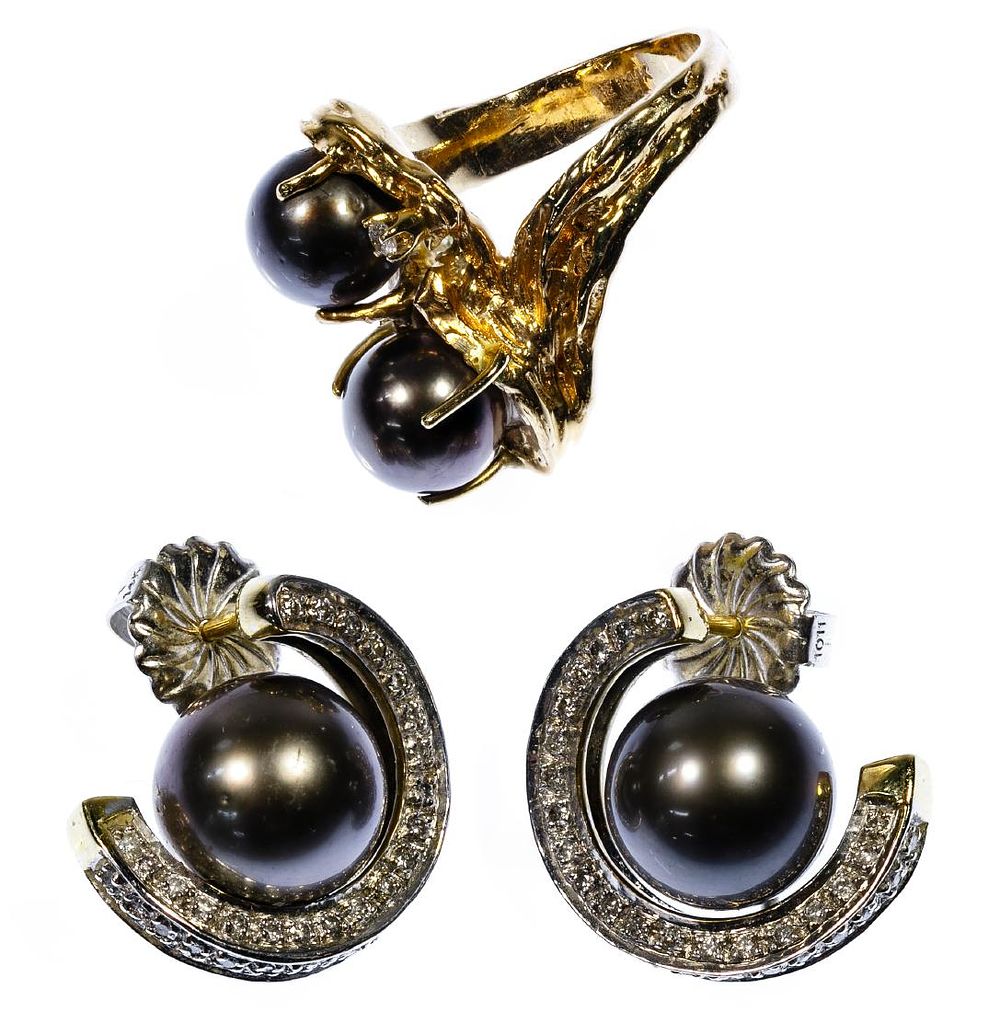 Lot 544: 14k Gold, Pearl and Diamond Ring and Earring Assortment