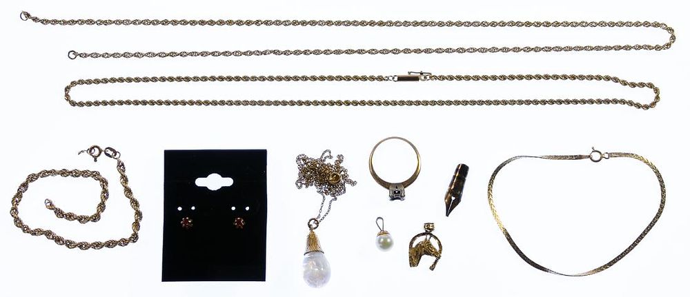Lot 632: 14k Gold Jewelry Assortment