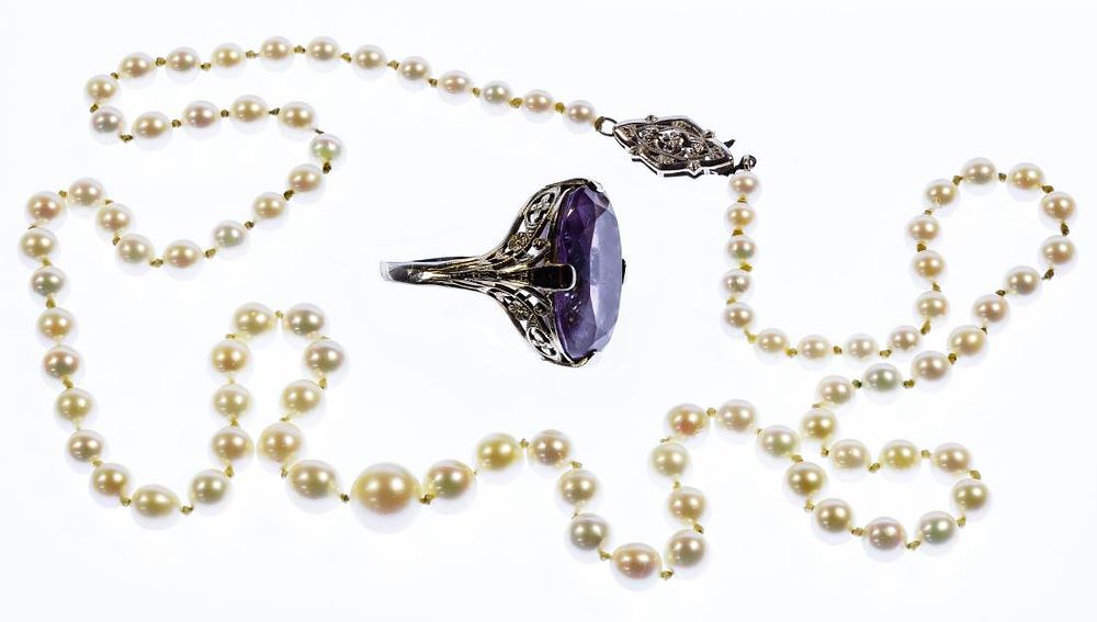 Lot 643: 14k White Gold Jewelry Assortment