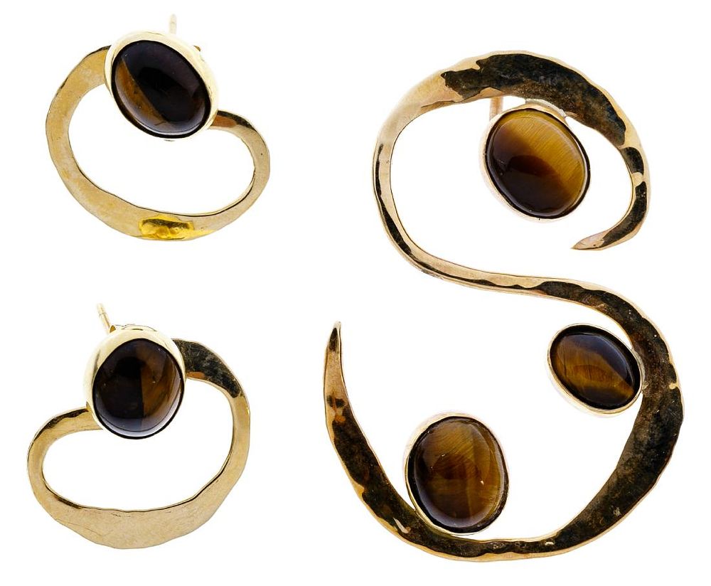 Lot 649: 14k Gold and Tiger Eye Jewelry Suite