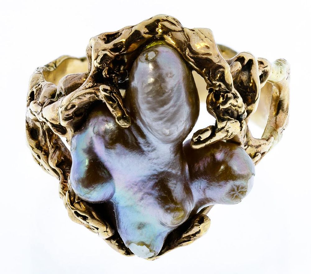 Lot 650: 14k Gold and Baroque Pearl Ring