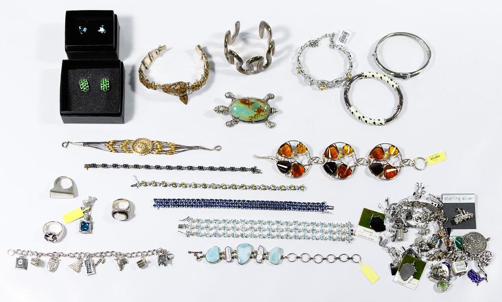 Lot 704: Sterling Silver Jewelry Assortment