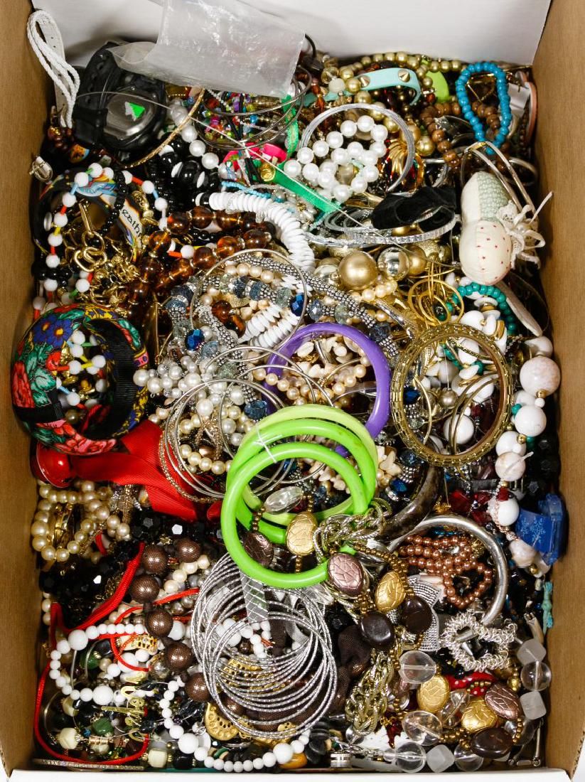 Lot 711: Costume Jewelry Assortment