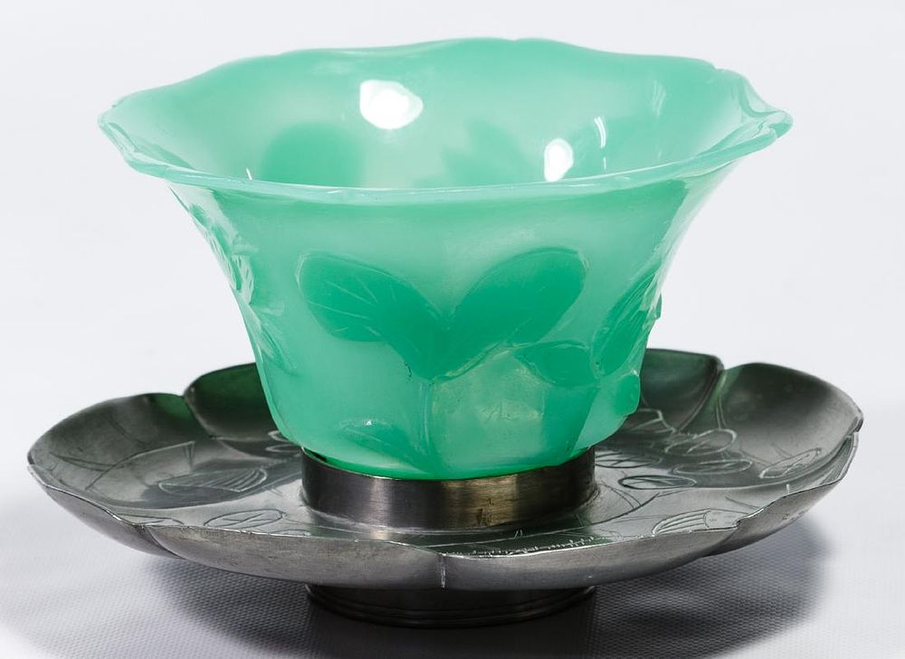 Lot 202: Jadeite Jade Peking Glass Bowl