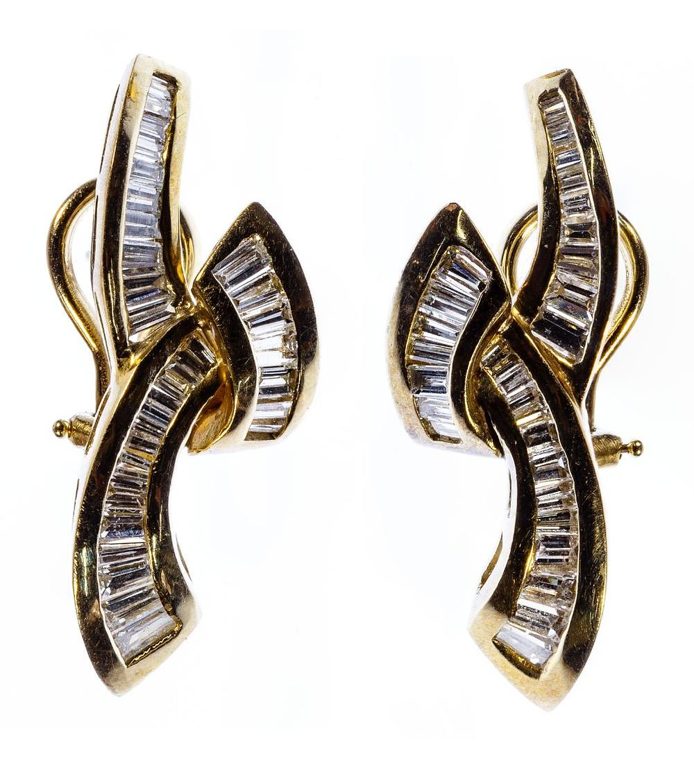 Lot 233: 14k Gold and Diamond Pierced Earrings