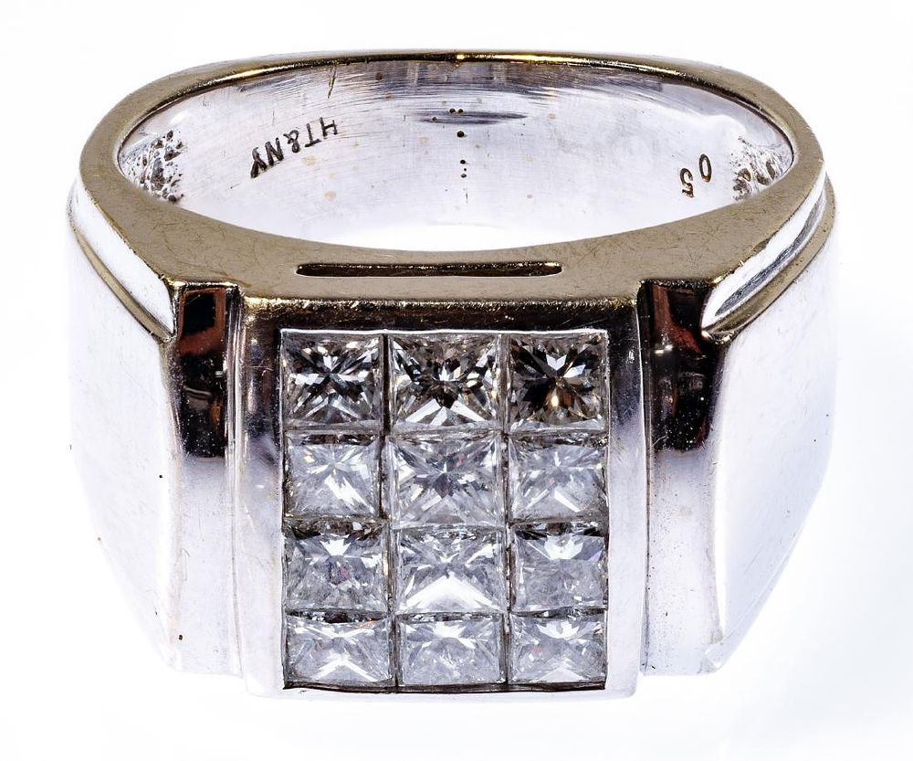Lot 239: 14k White Gold and Diamond Ring