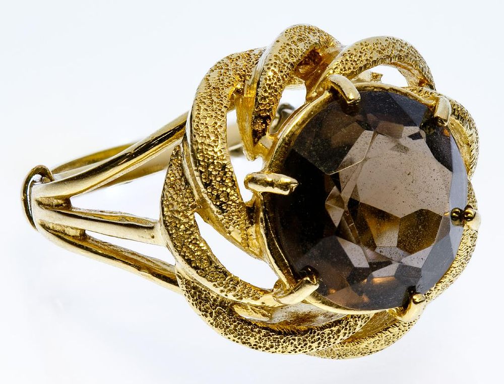 Lot 246: 14k Gold and Smokey Topaz Ring