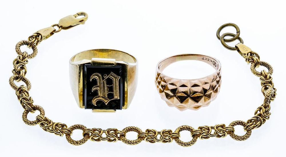 Lot 253: 14k Gold Jewelry Assortment