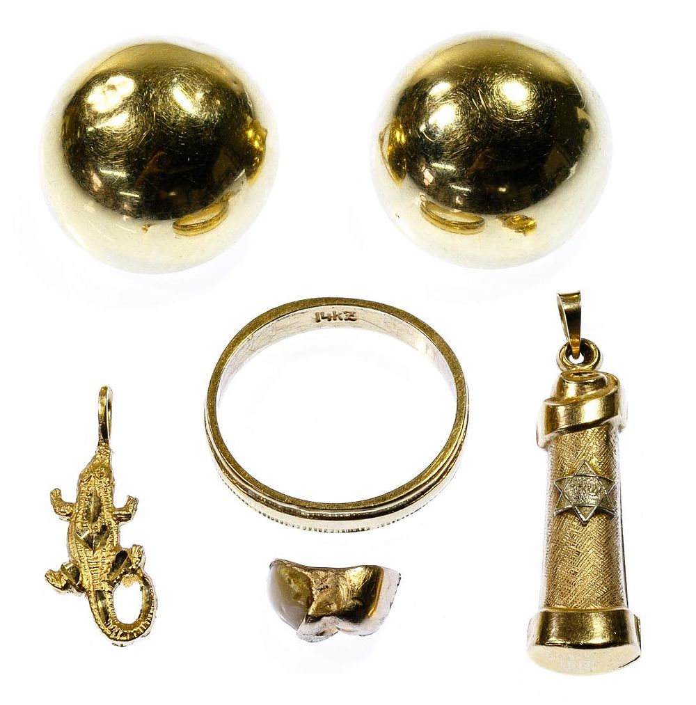 Lot 257: 14k Gold Jewelry Assortment