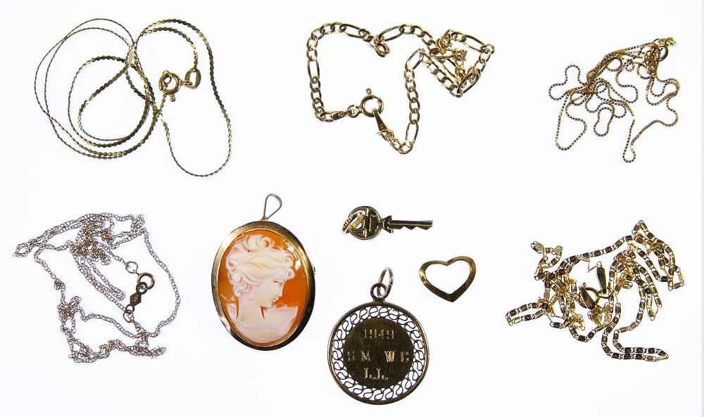 Lot 261: 14k Gold Jewelry Assortment