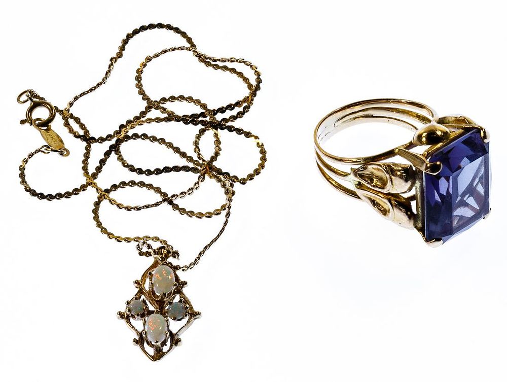 Lot 262: 14k Gold Jewelry Assortment