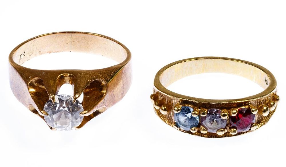 Lot 267: 10k Gold and Gemstone Rings