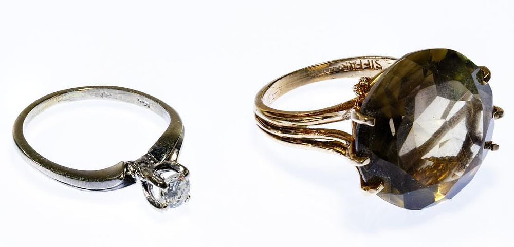 Lot 275: 14k Gold and 10k Gold Rings