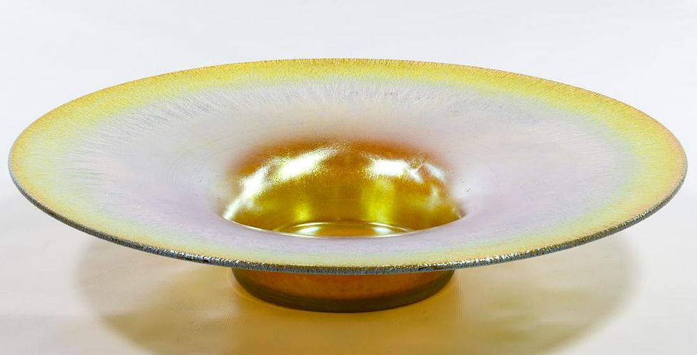 Lot 325: Louis Comfort Tiffany 'Aurene' Bowl