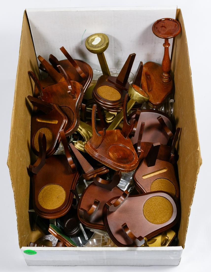 Lot 354: Cup and Saucer Display Stand Assortment