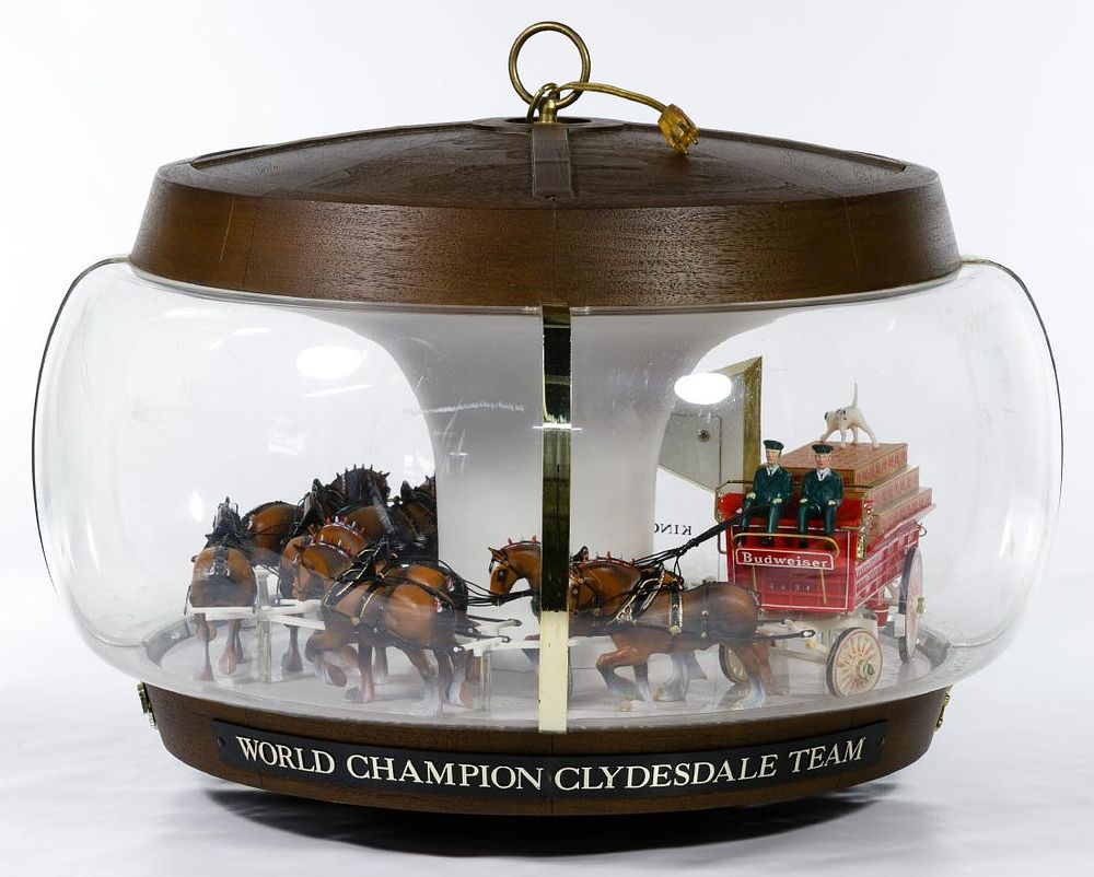 Lot 359: Budweiser Rotating Light Fixture